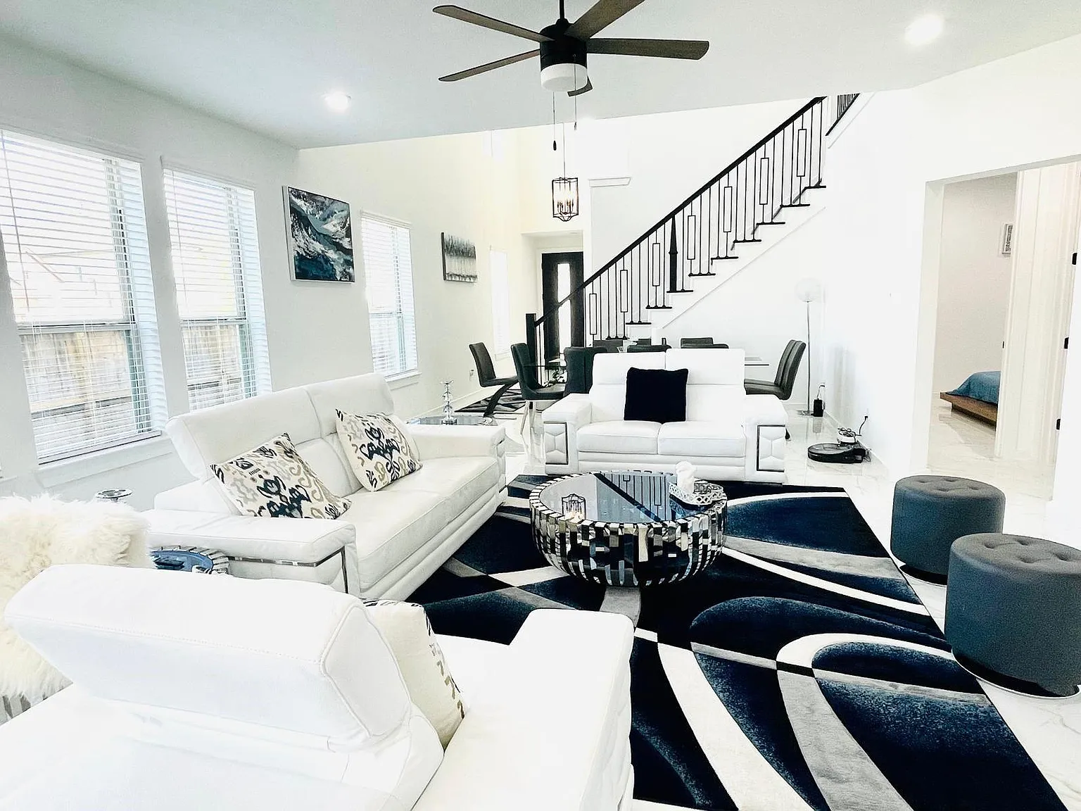 4 bed, 4.0 bath, $3,499 — Photo 4