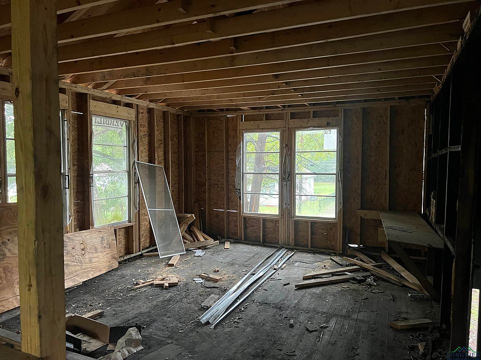 2nd image of 122 Jewel Dr
