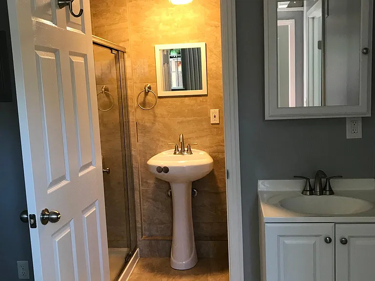 654 Lakehaven Dr — Photo 5