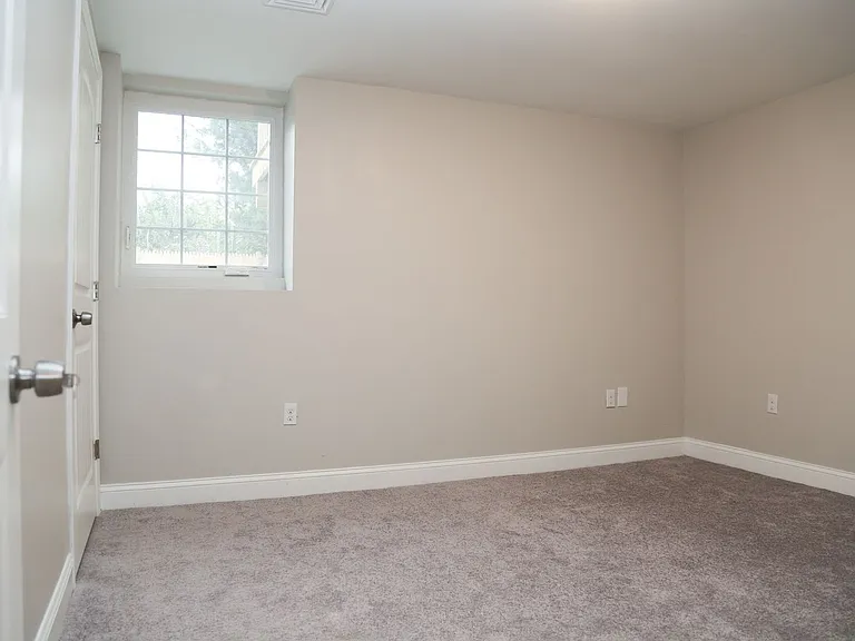 517 Admiral St — Photo 22