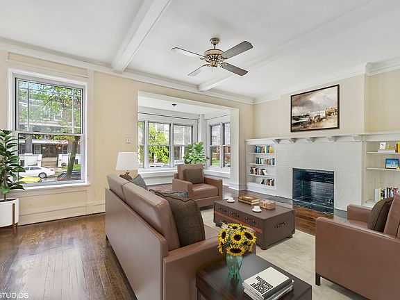 2nd image of 5466 S Hyde Park Blvd APT 1S