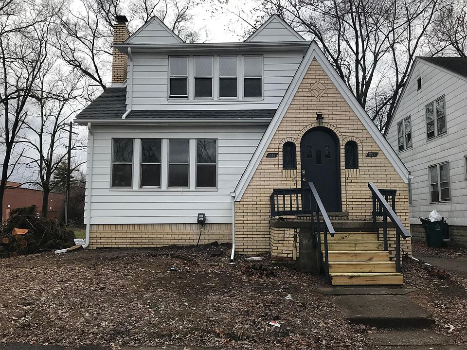 1st image of 336 E Oakridge St