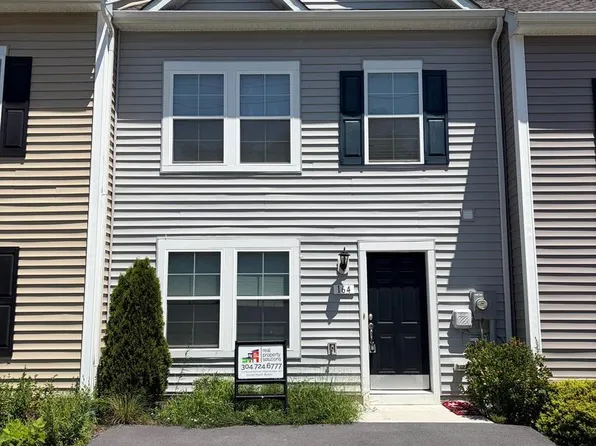 164 Scotch Pine Dr, Bunker Hill, WV 25413