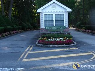 22 Strathmore Gate Dr, Stony Brook, NY 11790