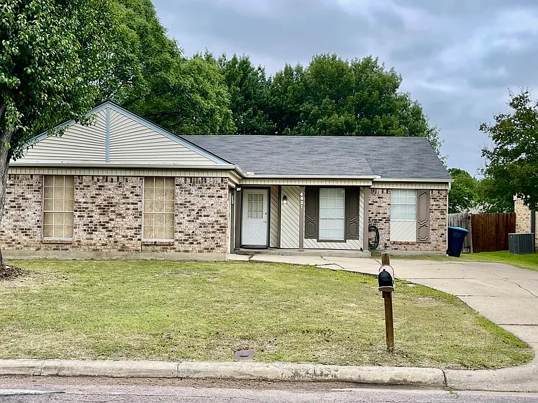 4621 Rose Of Sharon Ln — Photo 2