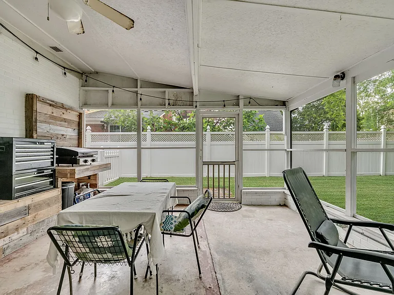 501 Euwanee Pl — Photo 25