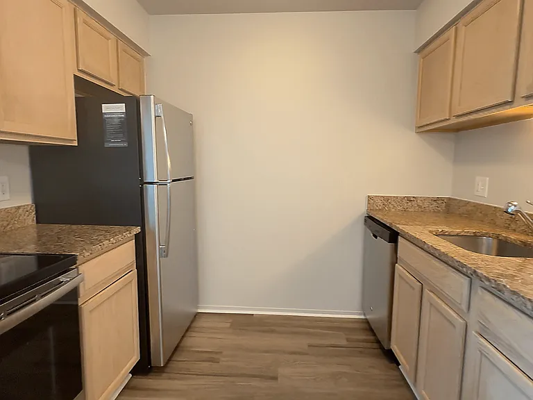 Prentiss Pointe Apartments — Photo 220