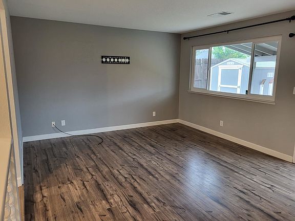 4th image of 2648 W Sierra St