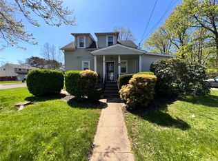94 Cinnamon St, Central Islip, NY 11722