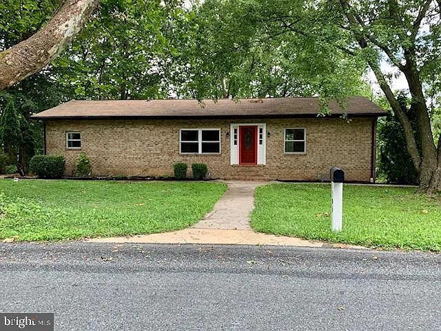 1506 Alexis Dr photo 1