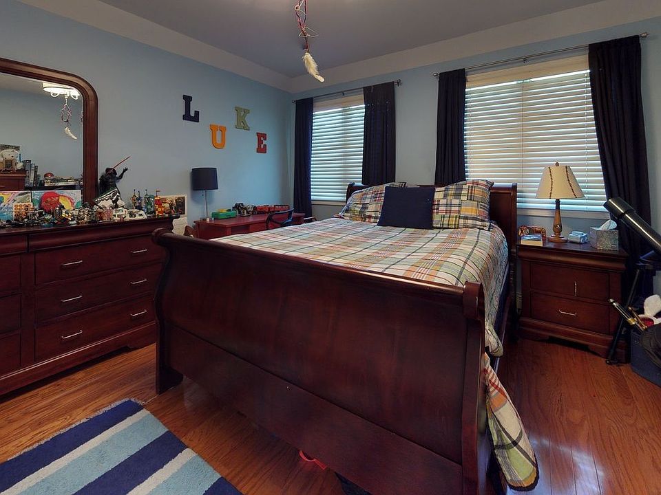 305 Amber St, Staten Island, NY 10306 Zillow