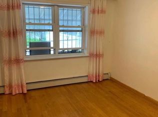 6103 217th St, Oakland Gardens, NY 11364