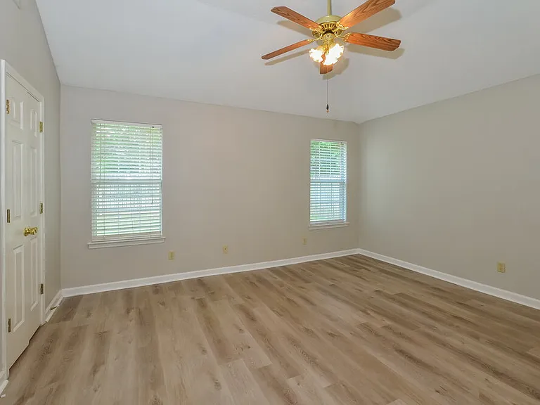 8408 Cross Point Dr — Photo 9