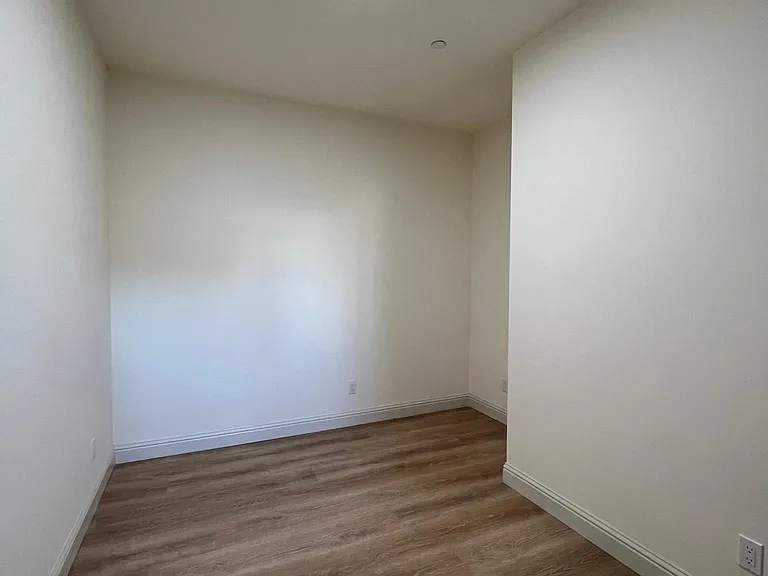 715 Madison St #202 — Photo 4
