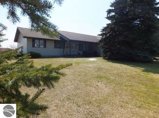5827 Dover Ln, Traverse City, MI 49685