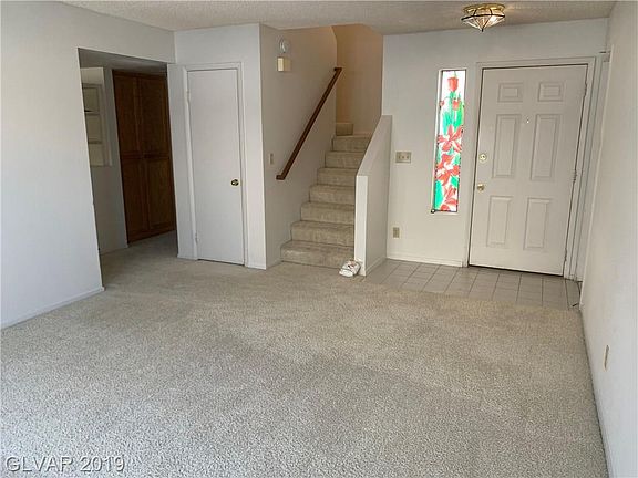 5th image of 4076 Hazelridge Dr