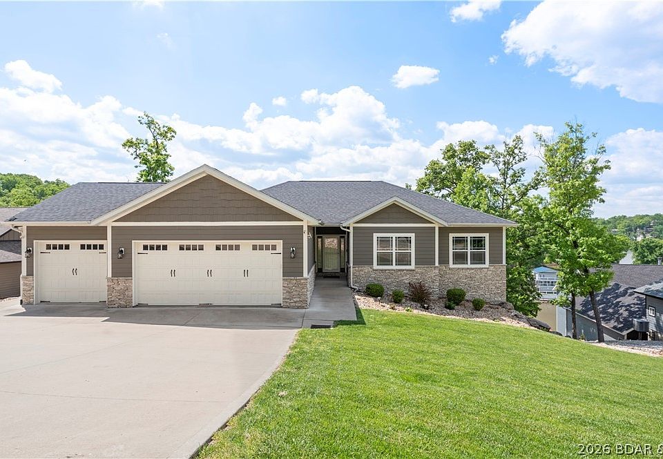 1st image of 926 Fontana Ln