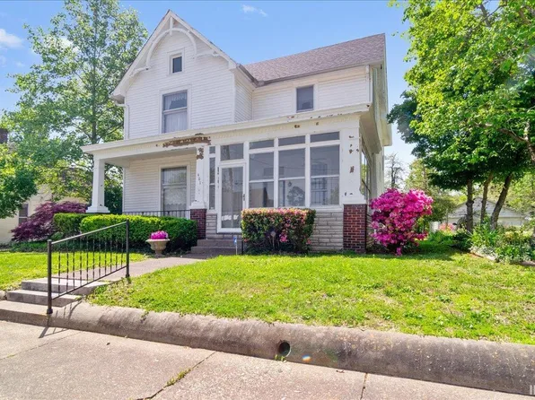 401 S 1st St, Boonville, IN 47601