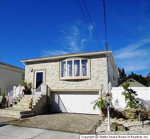 1st image of 27 Brandis Ave