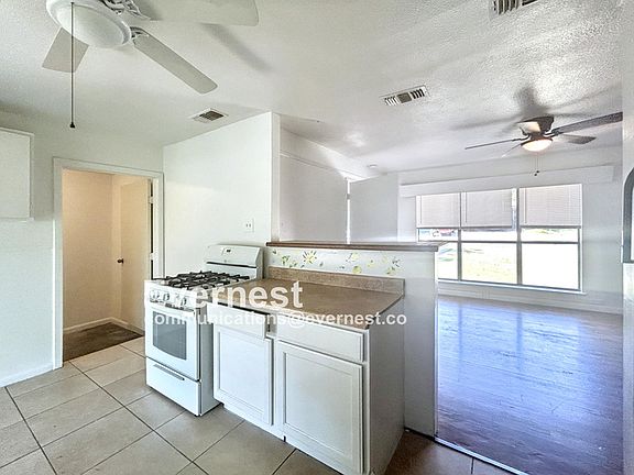 4th image of 618 Pilgrim Dr