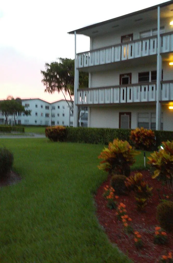 15 Mansfield A — Photo 1