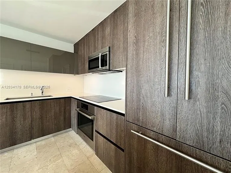 68 SE 6th St #3308 — Photo 7