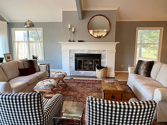 Gas fireplace