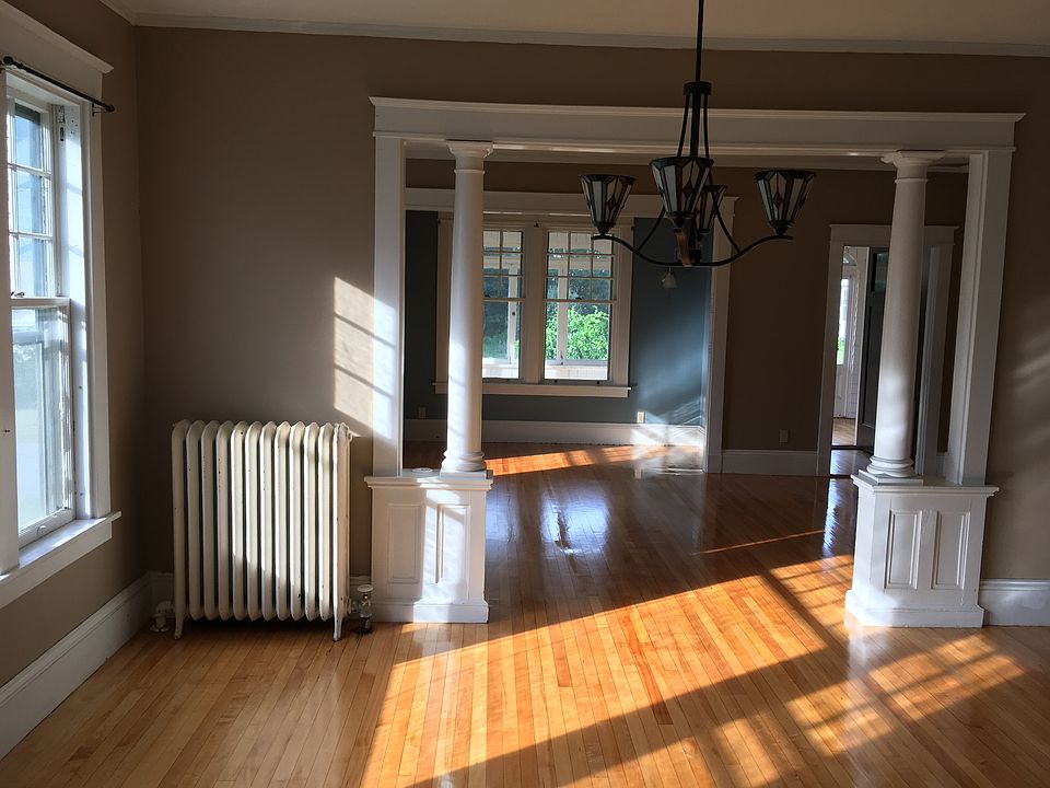 2nd image of 21 Grove St