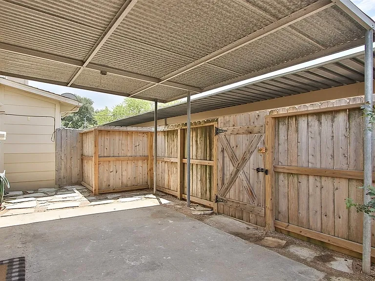 14641 Perthshire Rd — Photo 27