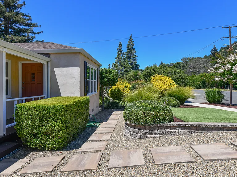 1415 Meek Ave — Photo 31
