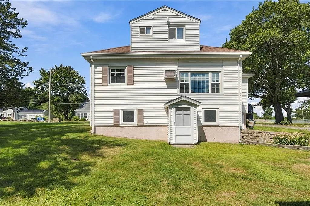 3 bed, 1.0 bath, 1073 sqft, $2,700 — Photo 4