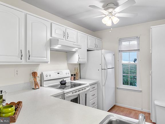 3rd image of 366 Cashel Ct #366