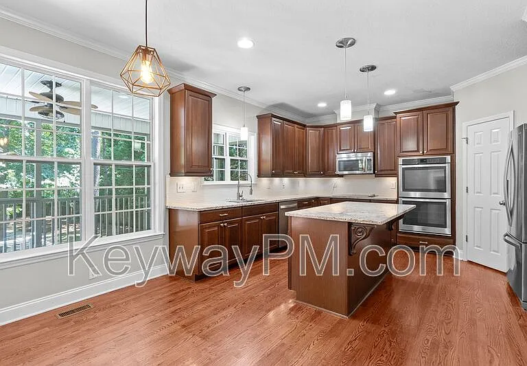 1091 Conn Dr — Photo 8