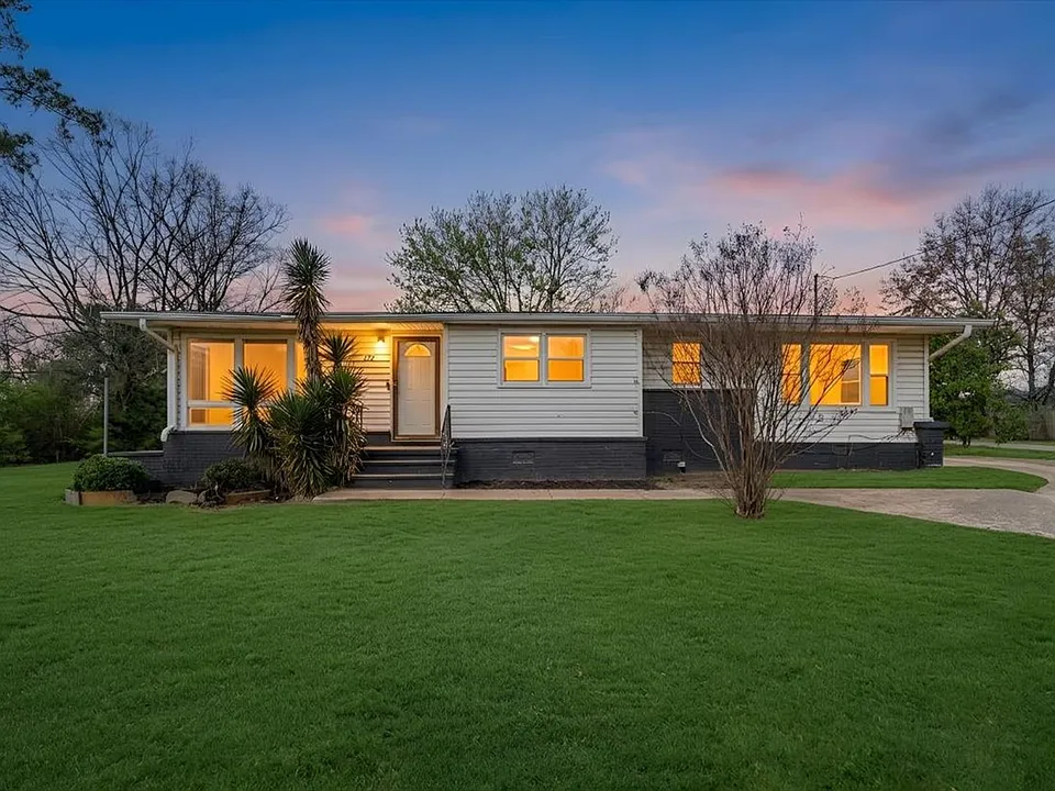 372 Clutts Rd