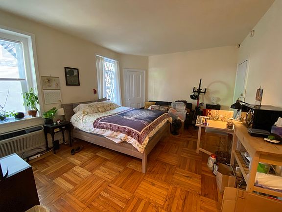 5th image of 239 S 21st St #7