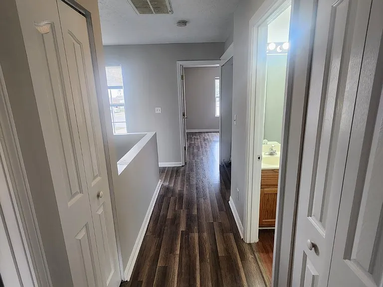 129 Karen Ct — Photo 8