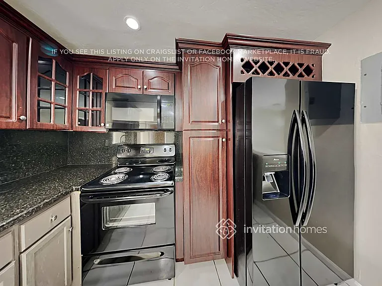 2401 Jamaica Dr — Photo 9