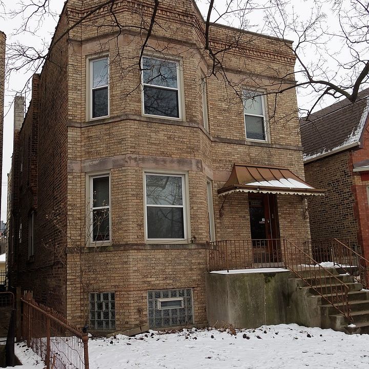 1st image of 2231 W Eastwood Ave