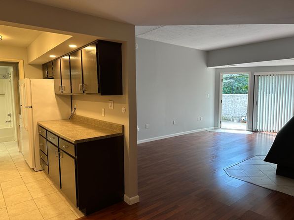 801 Stratford Dr APT 13