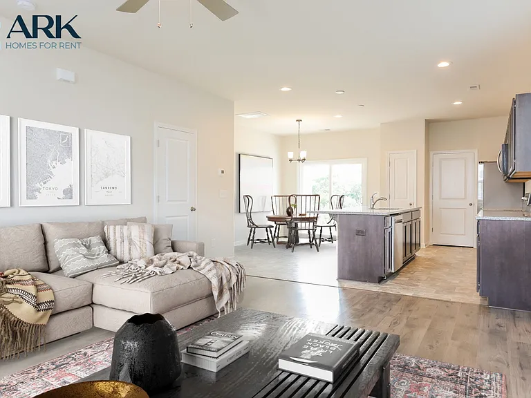 144 Valley Creek Dr — Photo 4