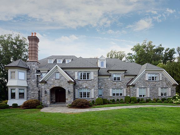 6 Fairway Drive