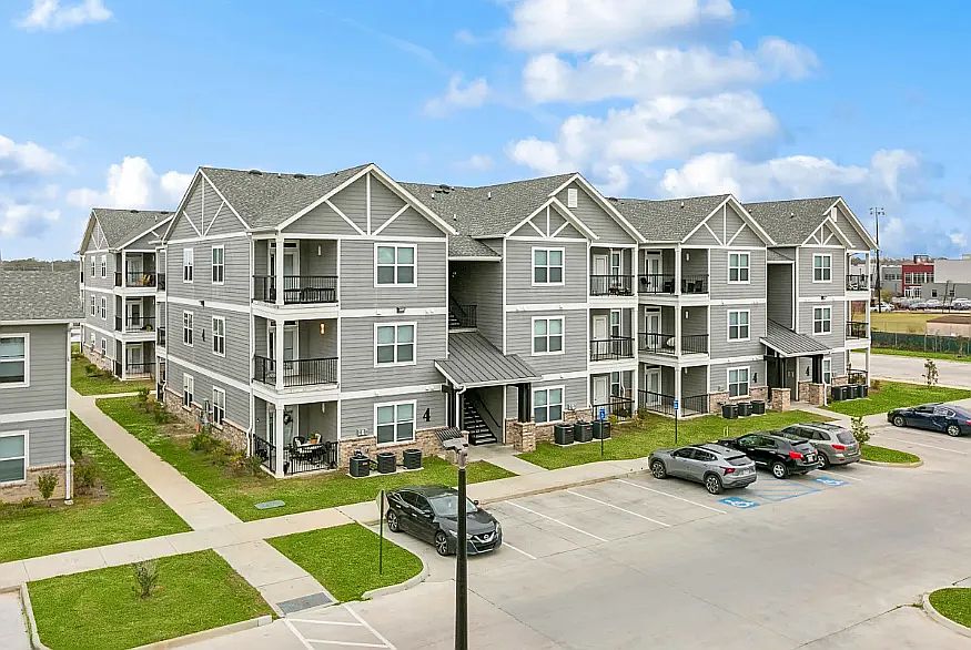 1st image of 10950 Darryl Dr #1302