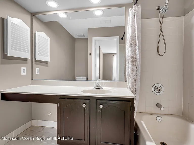 131 Wellington Ct #4-1 — Photo 21