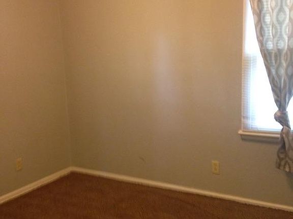 3rd image of 4411 Maggie Ln