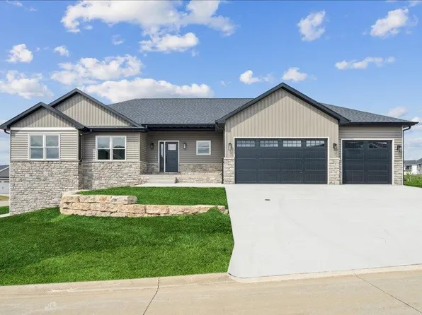 277 Wyatt Dr, Peosta, IA 52068