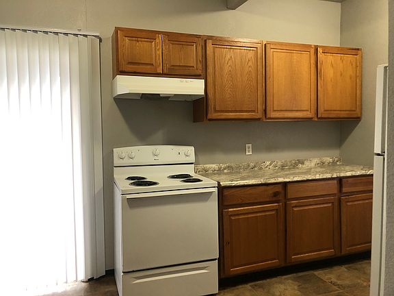 4th image of 425 NE Campus St