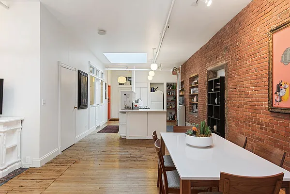 Sold by Nest Seekers International | media 3