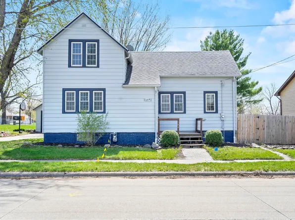 704 W 1st St, Boone, IA 50036