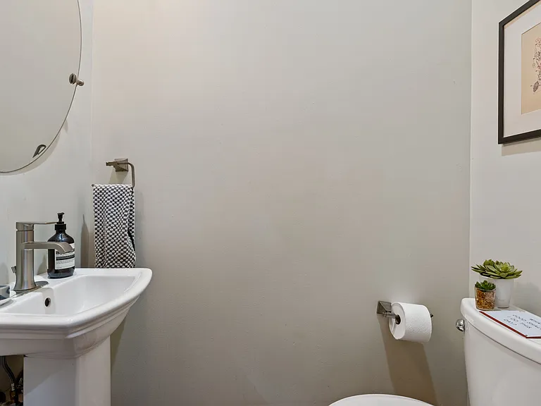 421 Spofford Ave — Photo 15