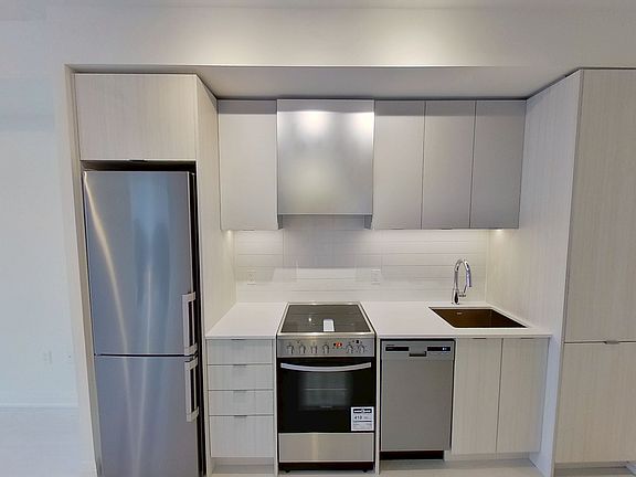 4th image of 10 Gibbs Rd #801